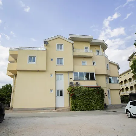 Guest house Petkovic *